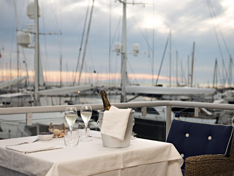 Ristorante arredo interni - arredo esterni -